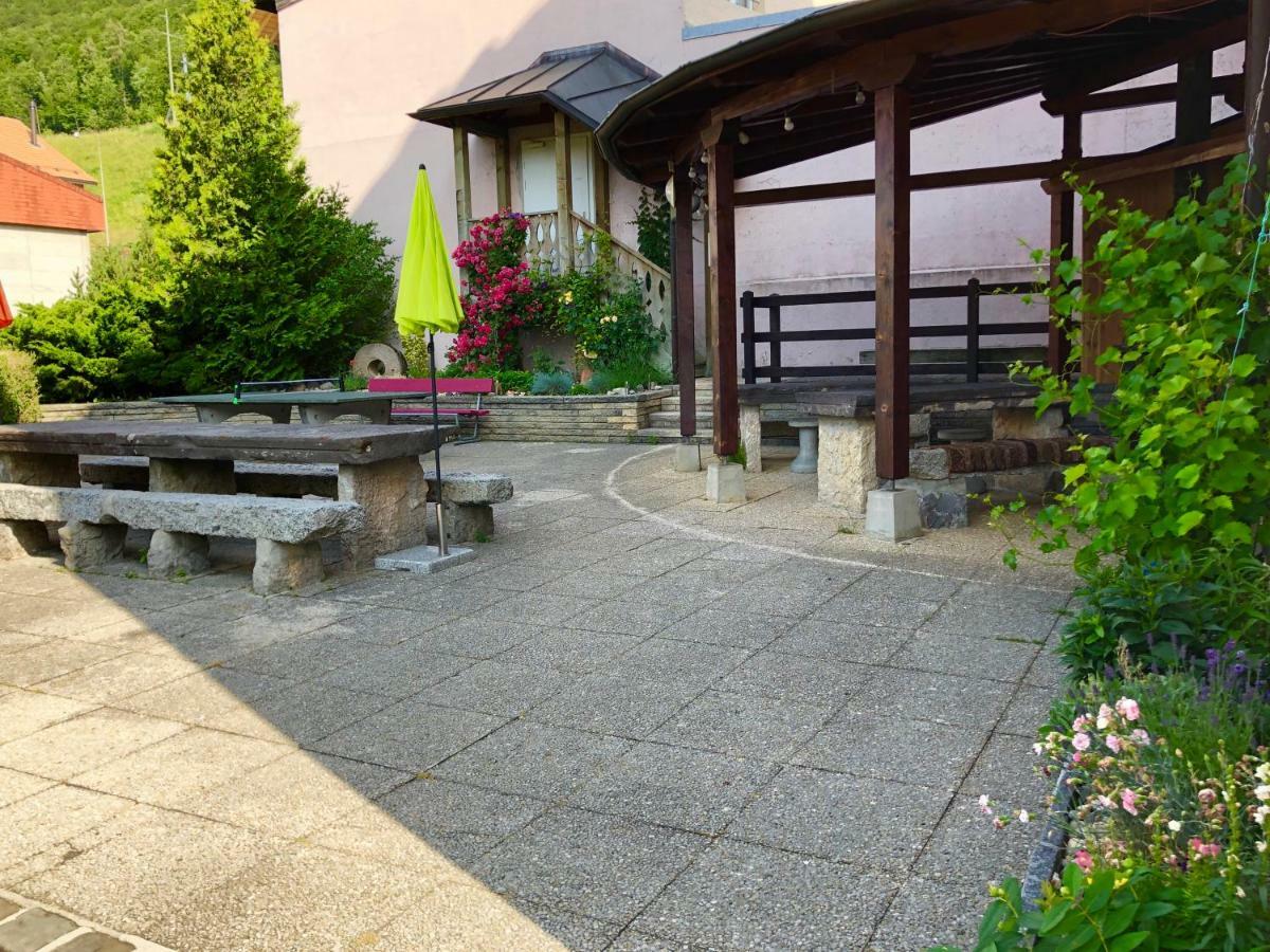 Auberge Pour Tous Vallorbe Exteriér fotografie